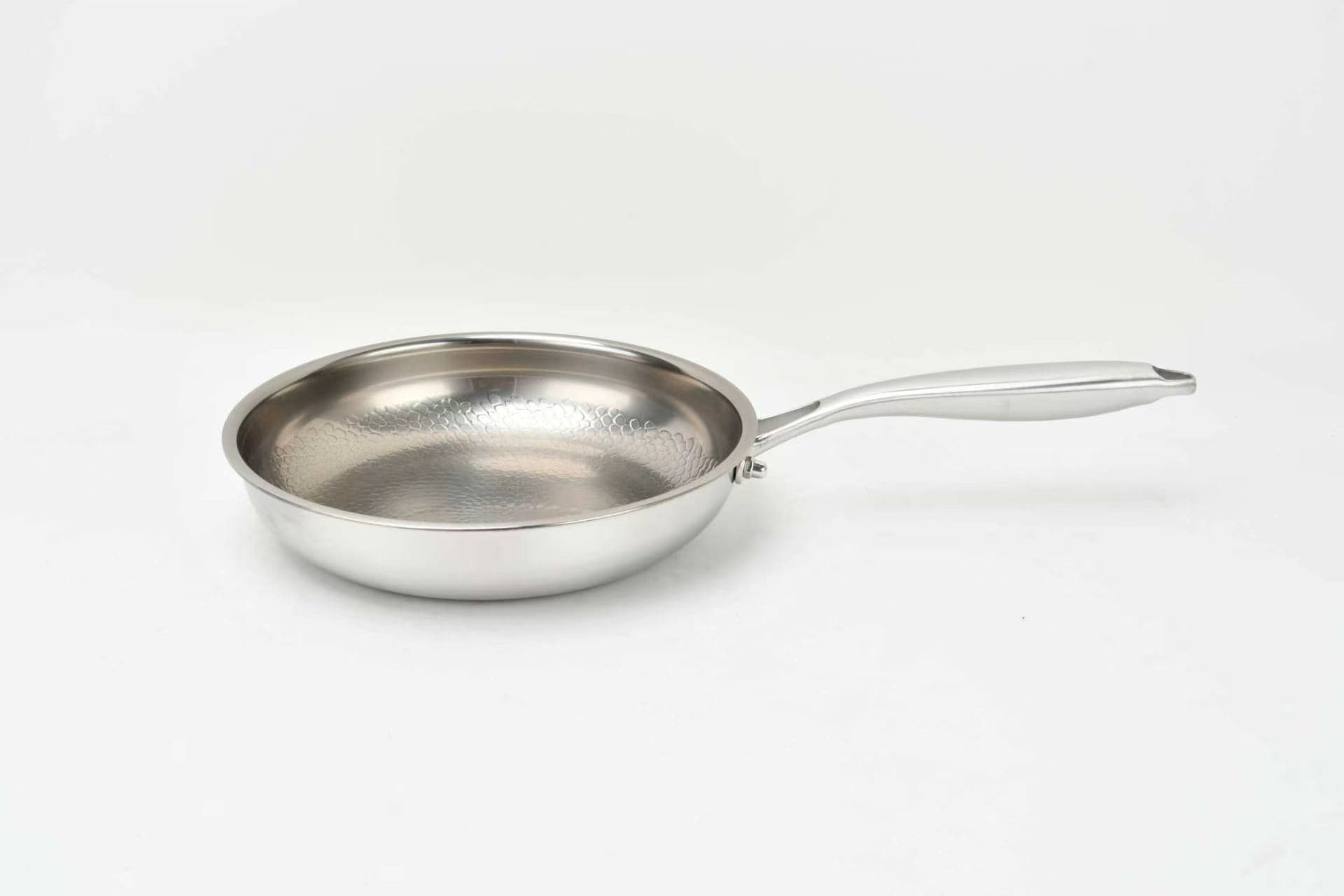 Catalog-sourced custom titanium pan reference for OEM development